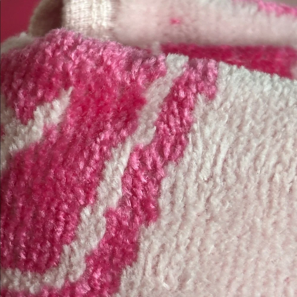 Juicy Couture Pink GINGERBREAD AND BOWS Hand Towels NWT SET OF TWO PINK GINGEY